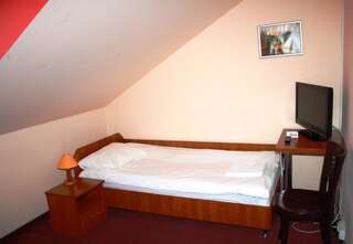 Мотели Noclegi Stokrotka Лежайск Двухместный с 1 кроватью или 2 отдельными кроватями и душем-1