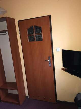 Мотели Noclegi Stokrotka Лежайск Двухместный с 1 кроватью или 2 отдельными кроватями и душем-3
